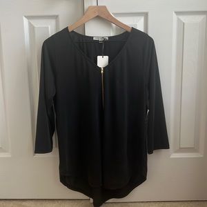 NWT Green Envelope black zippered top size Large